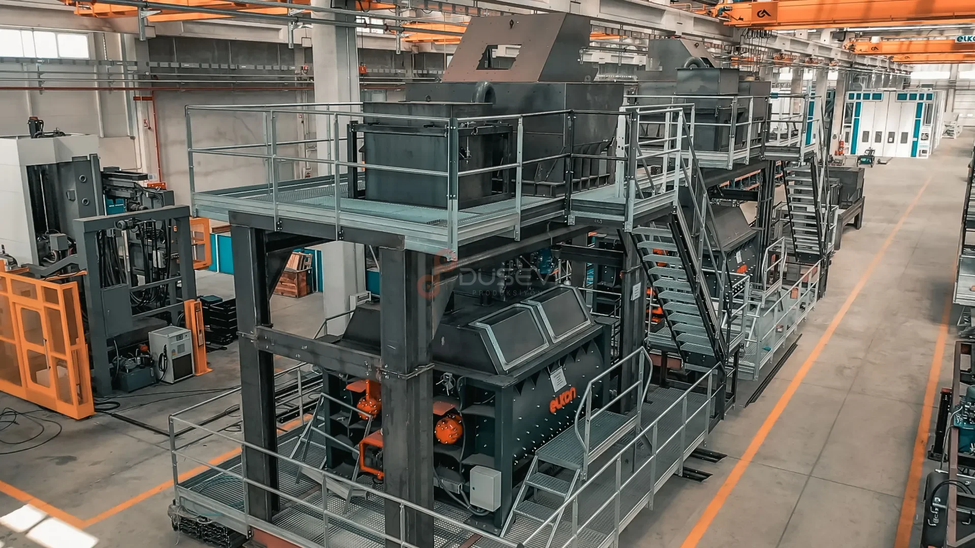Endüstriyel Fabrika Üretim Tesisi ve Makine Parkuru Drone Fotoğraf Çekimi - 1