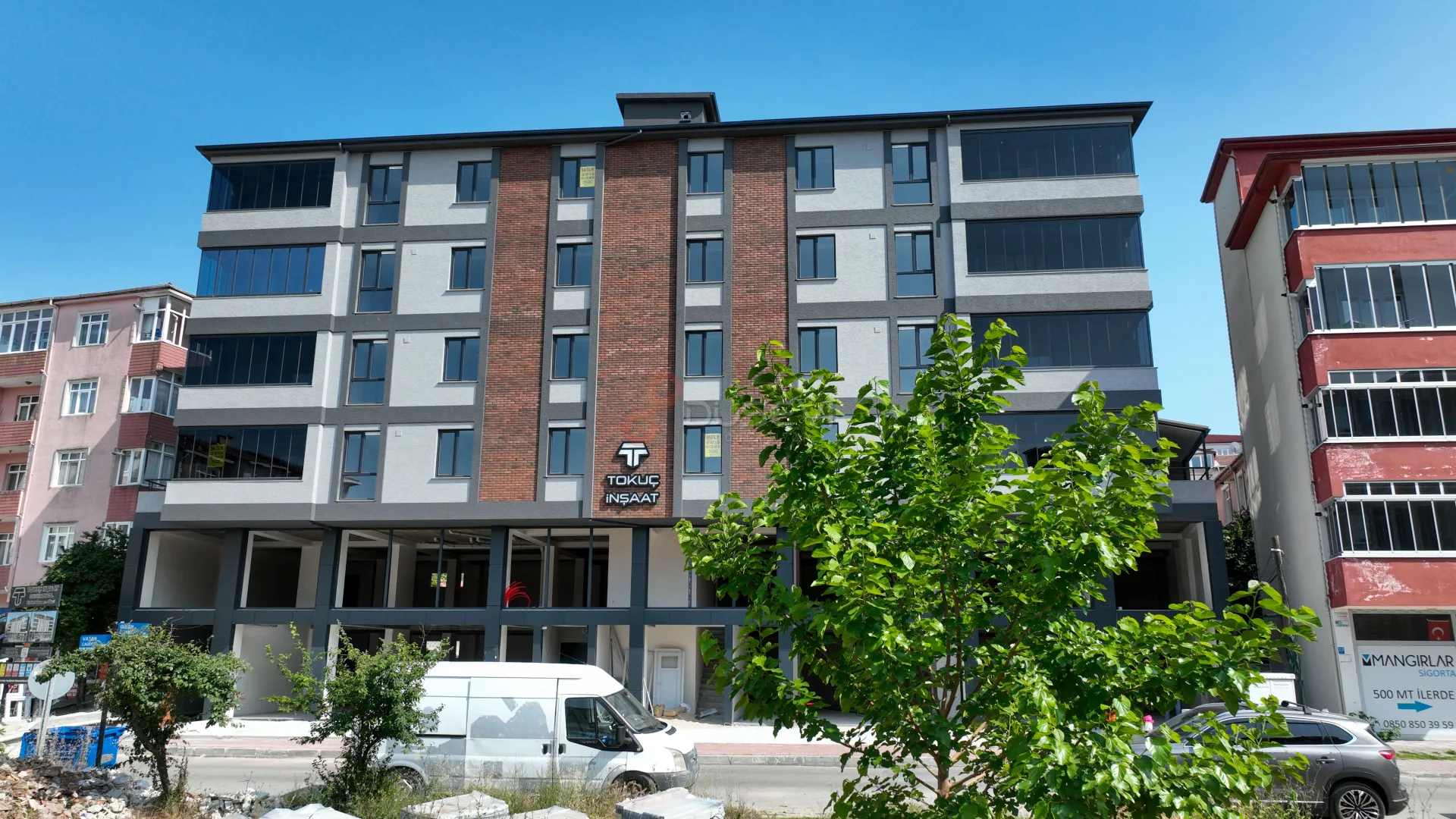 Tokuç İnşaat Kapaklı Lüks Konut Projeleri: Profesyonel Daire ve Bina Tanıtım Prodüksiyonu - 1