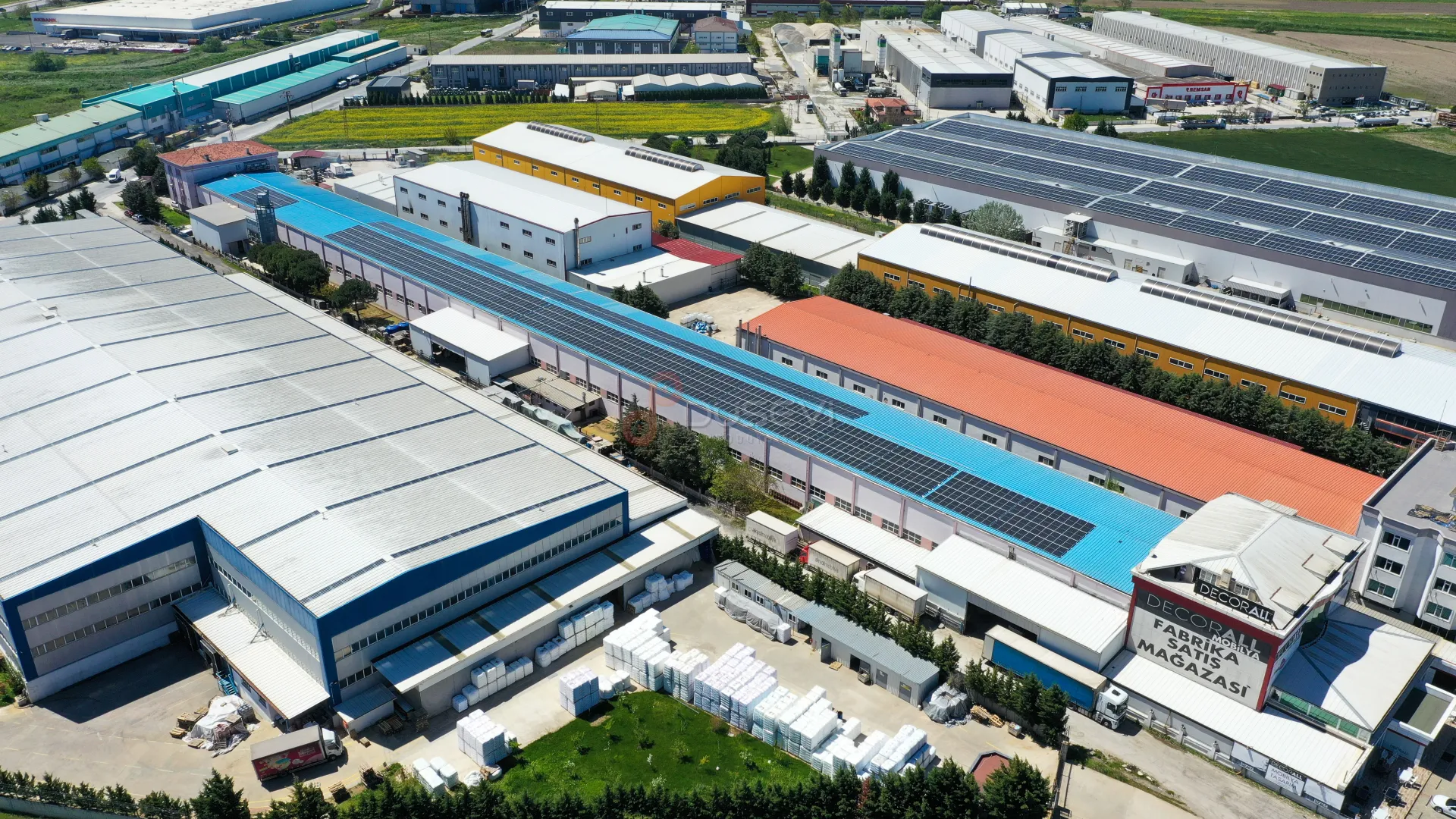 Solarra & Dekoral Mobilya Çatı GES Projesi Profesyonel Drone Çekimi ve Teknik Prodüksiyon - 5