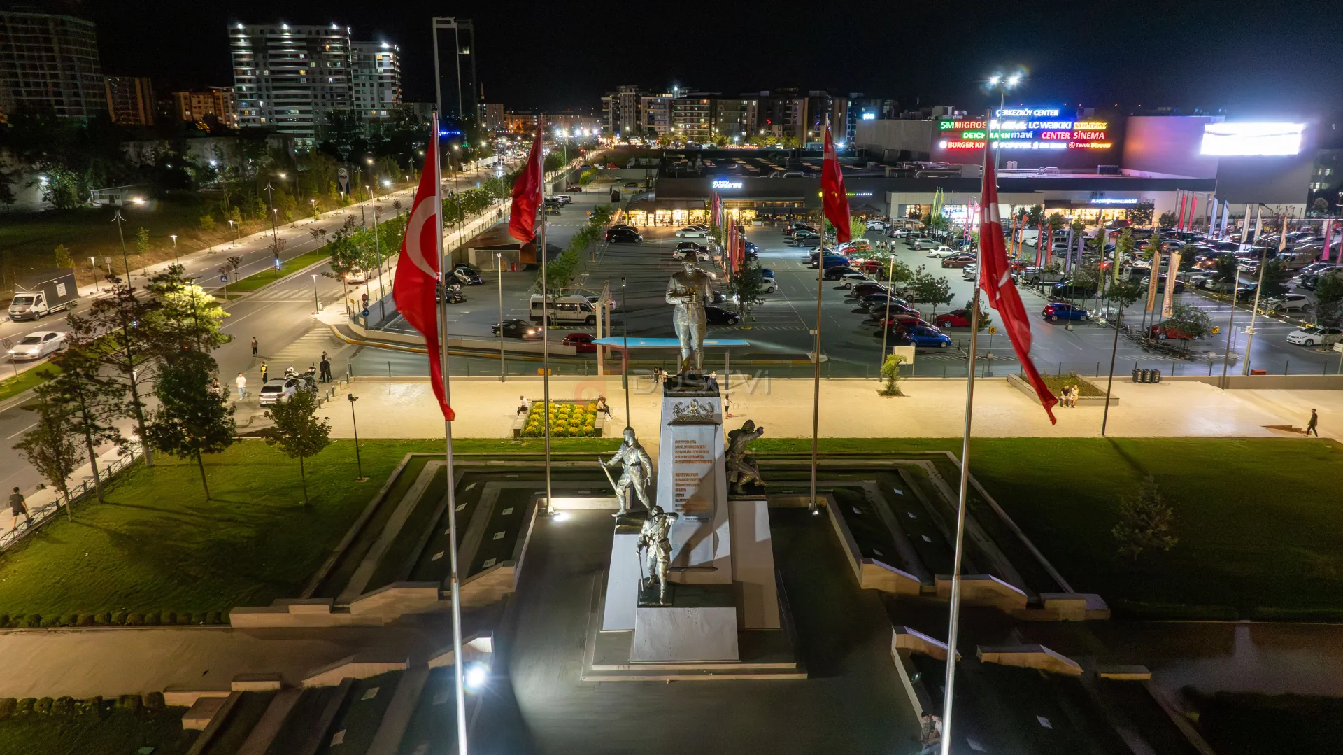 Çerkezköy Narin Caddesi Gece Atmosferi: Profesyonel Şehir ve Cadde Drone Çekimi - 2
